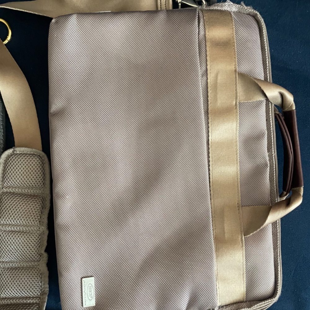 Bric's Pininfarina 15'" Laptop bag in Sand color with padded strap